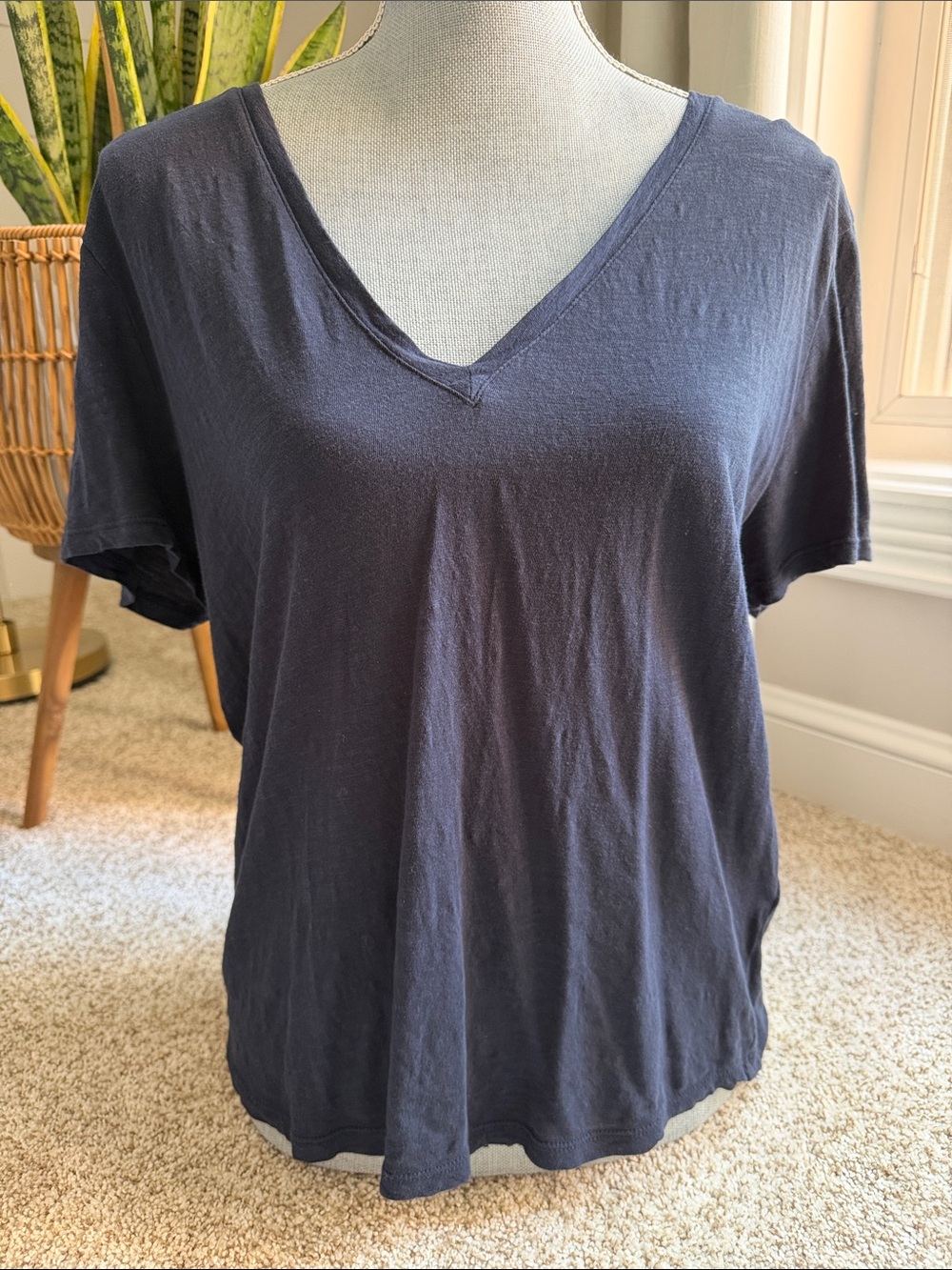ANTONIO MELANI Classic V-Neck Lightweight Short-Sleeve Navy Tee